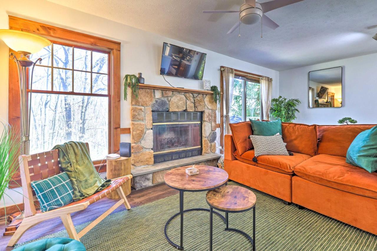 Pocono Retreat, 1 Mi To State Park And Ski Access! タナーズビル エクステリア 写真